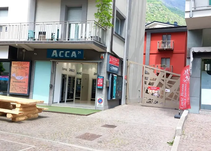 Bed & Rooms, Corte Rossa -1 Min Walk To Bernina ExpressAlbergo